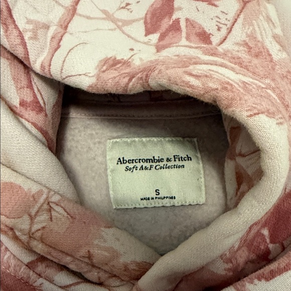 Abercrombie & Fitch Pink Camo Hoodie - Picture 2 of 2
